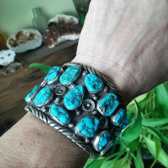 Vintage Navajo Sterling Turquoise Cuff - Picture 2 of 8